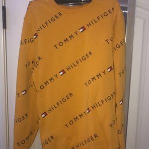 tommy hilfiger crewneck